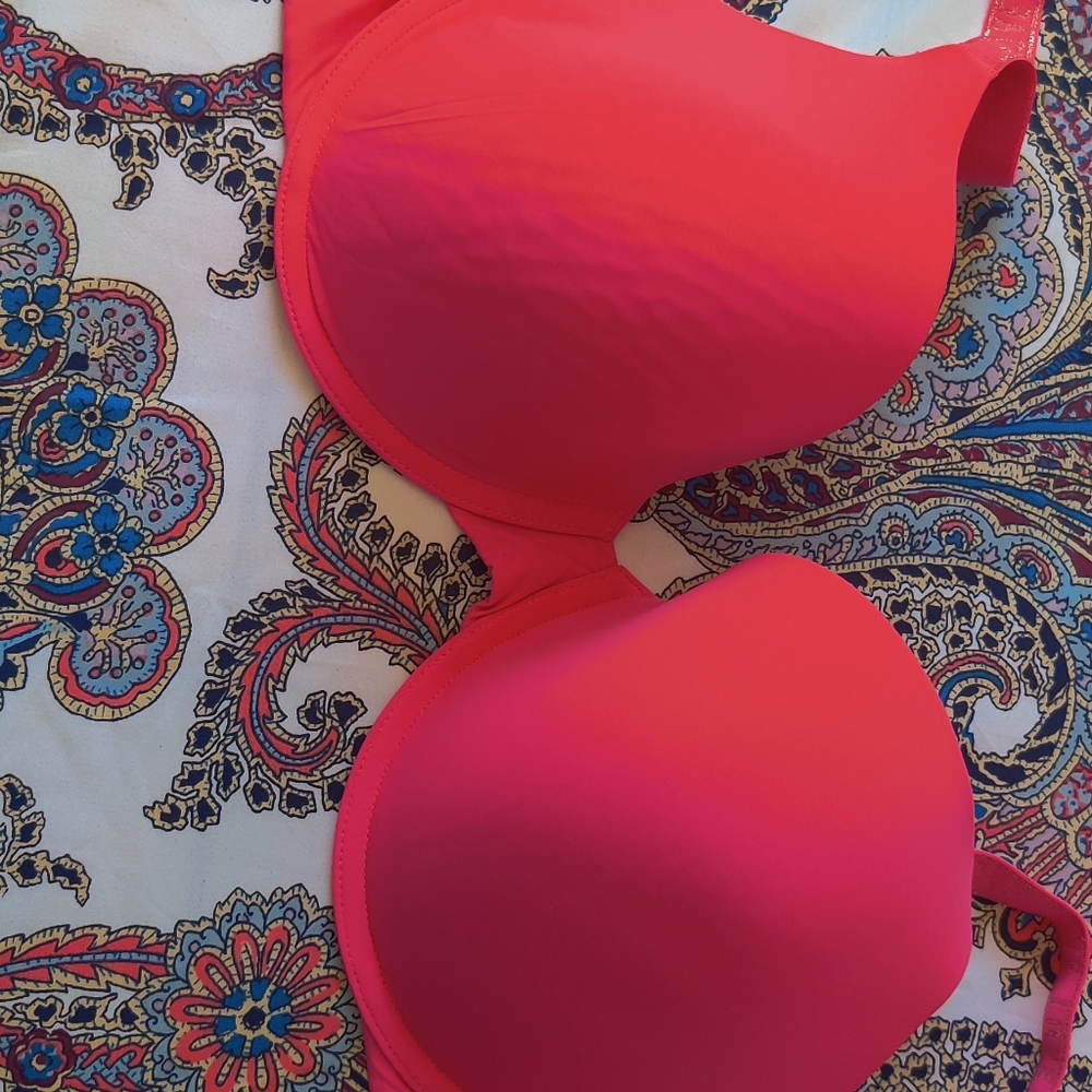 Victoria Secret Bra size 38D